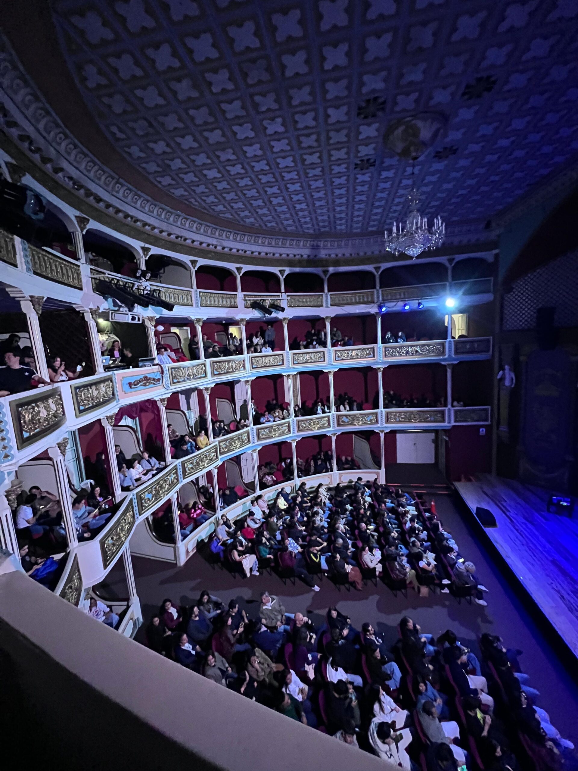 Teatro Benjamín Carrión Mora